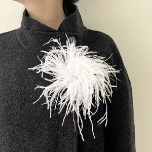 Presilha de Cabelo Feminina com Flor Roxa Tingida de Pena de Avestruz, Acessório para Noivas, Casamentos, Coquetéis, Chá da Tarde, Chapéu de Fantasia Derby - Product Image 4