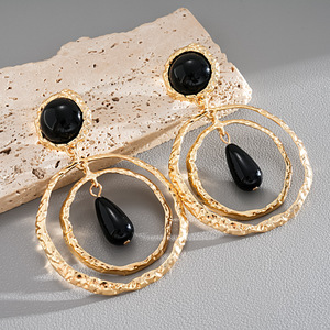 Boucles d'oreilles clous en résine en forme de cercle gothique dark metal, hypoallergéniques, avec aiguille en argent, style punk, surdimensionnées, pour femme, bijoux quotidiens et de fête - Product Image 5