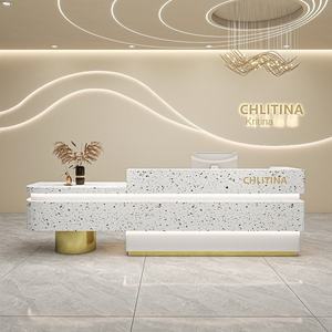 Bancone Reception Moderno in Legno su Misura di Alta Qualità per Uso Commerciale in Ospedali, Hotel, Palestre, Edifici per Uffici e Centri Commerciali - Product Image 3