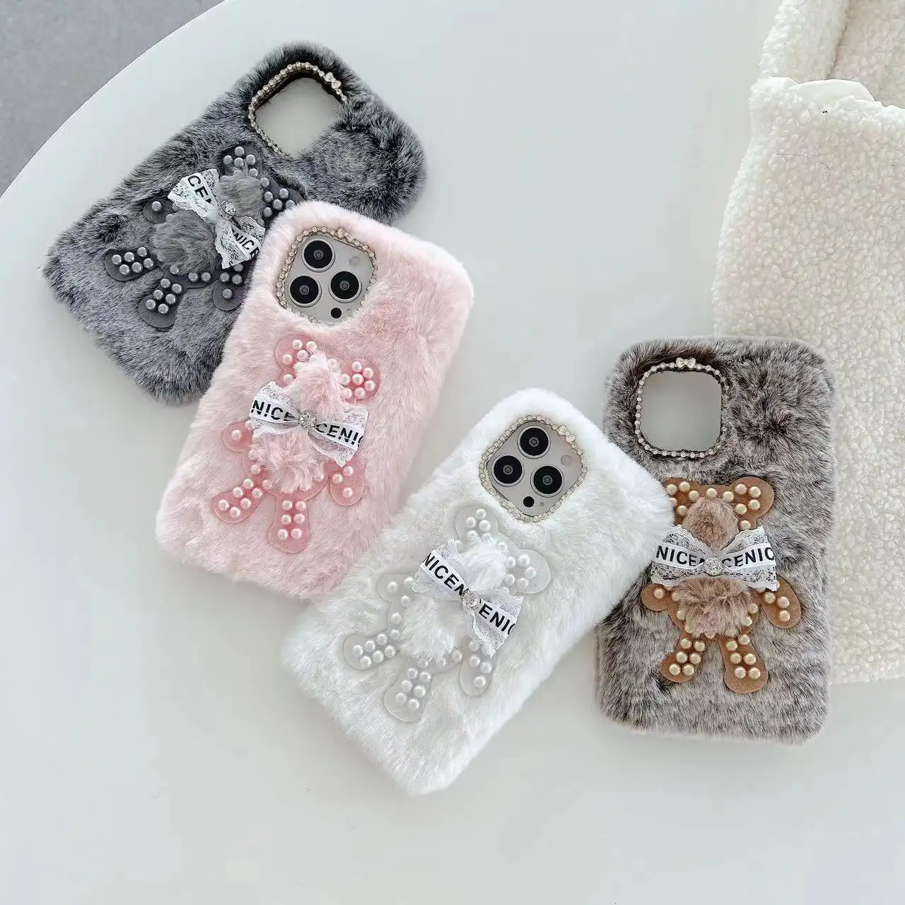 Venta caliente de lujo de piel de oso de felpa para iPhone 15 Plus Funda de teléfono con perlas para iPhone 14 13 12 11 Pro Max XS Max