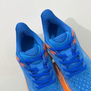 รองเท้าวิ่งสไตล์เรโทรลำลองคุณภาพสูงที่ขายดีที่สุด โดดเด่นด้วยประสิทธิภาพการรองรับน้ำหนักที่เบาและดีไซน์ที่หรูหรา - Product Image 3