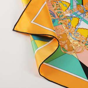 Foulard Quadrato Personalizzato 90x90 in <span class=keywords><strong>Pura</strong></span> <span class=keywords><strong>Seta</strong></span> Satinata 100% 14mm per Donna - Product Image 5