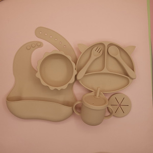 Prodotti per lo Svezzamento dei Bambini, Set di Stoviglie in Silicone con Piatto, Ciotola, Cucchiaio e Forchetta, Set per l'Alimentazione dei Neonati e Bambini - Product Image 6