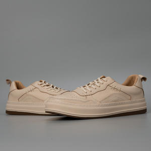 Chaussures de sport décontractées en cuir véritable respirantes à lacets et semelle souple pour homme – Collection automne - Product Image 4