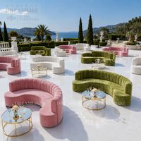 Ensemble complet de mobilier de luxe tout-en-un pour événements et fêtes : Canapé de mariage blanc et chaise transparente pour la location d'hôtels et de salles de banquet