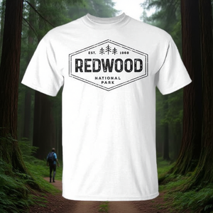 Camiseta del Parque Nacional Redwood, estilo vintage, con insignia de árbol hexagonal, para senderismo - Product Image 3