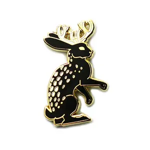 Vastpresente design elegante preço baixo um cervos bonito dourado esmalte pinos de metal emblema para roupas