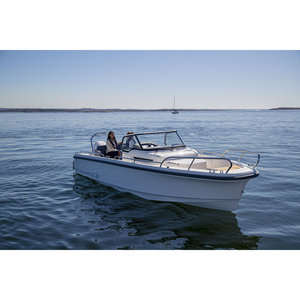 Barco Nimbus Tender 8 (T8) Modelo 2026 con Motor de Gasolina de 150 CV, Ancho de 2,55 m, 1 Cabina, Tecnología de Infusión al Vacío - Product Image 5