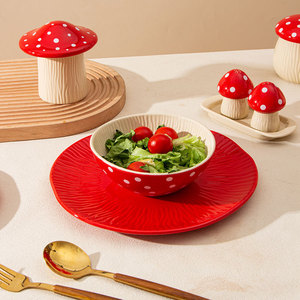Juego de platos y tazones de cerámica nórdica Chaozhou con diseño de hongos, rojo con lunares, vajilla redonda para adultos, regalo. - Product Image 4