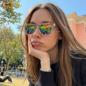 <span class=keywords><strong>Gafas</strong></span> <span class=keywords><strong>de</strong></span> Sol TWOOO T1728 Nuevas Retro con Tachuelas y Degradado, Montura Moderna con Rayas, <span class=keywords><strong>Gafas</strong></span> <span class=keywords><strong>de</strong></span> Moda con Personalidad, Directo <span class=keywords><strong>de</strong></span> Fábrica - Product Image 2