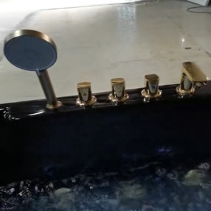 2 Baignoires d'angle de luxe avec hydromassage Bluetooth, jets d'air, fonction de levage et écran TV intégré - Product Image 5