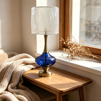 Lampe de table en verre artistique LED AC haut de gamme en gros, base métallique personnalisée, abat-jour, intensité réglable, pour hôtellerie commerciale, directement de l'usine