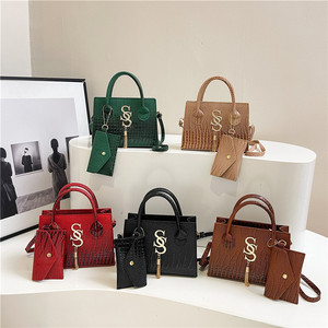 Nuova Borsa a Tracolla Retrò Casual, Design Trendy e Semplice, Piccola Borsa Quadrata da Donna con Motivo a <span class=keywords><strong>Coccodrillo</strong></span>. - Product Image 1