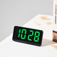 Kleiner moderner LED-Wecker für Wohnzimmer Einfache Bedienung Digitaluhr mit USB-Aufladung Nachttisch & Spiegel geschenk