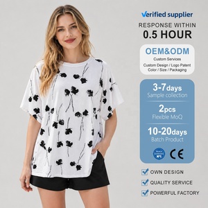 <span class=keywords><strong>T</strong></span>-<span class=keywords><strong>shirt</strong></span> grafica bianca da donna oversize con stampa floreale a rose, in cotone, casual, estiva, vestibilità ampia, abbigliamento alla moda da donna - Product Image 1