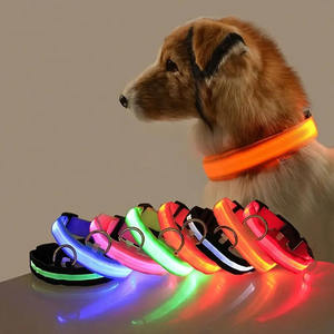Collar de perro con luz LED que brilla en la oscuridad al por mayor ajustable, a rayas, brillante para seguridad nocturna y visibilidad - Product Image 2