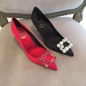 Chaussures de mariée rouges à talons hauts et bout pointu avec boucle carrée en strass, chaussures de mariage blanches en satin - Product Image 2