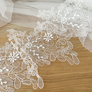 Promotion Exceptionnelle Galon de Dentelle Soluble à l'Eau Brodé, Blanc et Noir, 17 cm de Large, en Soie de Poisson, Tissu pour Vêtements et Accessoires DIY - Product Image 1