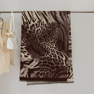 Écharpe longue pour homme, style européen/américain, imprimé léopard, nouvelle collection automne/hiver, épaisse et chaude, pour <span class=keywords><strong>le</strong></span> commerce extérieur - Product Image 1