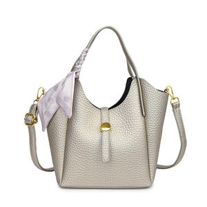 Sac seau au design original, sac à bandoulière sophistiqué pour femme, sac à main élégant et polyvalent. - Product Image 5