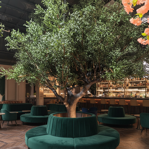 Ulivo Artificiale Personalizzato Alto 4 Metri con Tronco in Vetroresina Effetto Legno e Rami in Materiale Plastico per Bar - Product Image 4