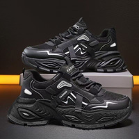Chaussures Homme 2026 Nouvelle Collection Été Respirantes Tendance Course Décontractées Polyvalentes Semelle Épaisse Rehaussantes Sport Style Papa Solides