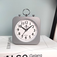 Réveil de bureau numérique moderne et luxueux à mouvement silencieux, design géométrique, style créatif et original, sortie d'usine