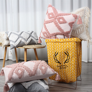 Housse de coussin tuftée de style marocain, rectangulaire, à motifs géométriques abstraits brodés, pour la décoration de la maison, canapé ou lit - Product Image 4