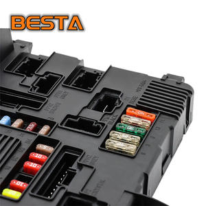 Módulo de protección de batería de caja de fusibles de motor de coche 8200306032 para <span class=keywords><strong>Renault</strong></span> <span class=keywords><strong>Megane</strong></span> Scene 2 2002-2006 8200306033 S118399300J - Product Image 1