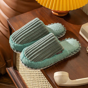 Nouvelles pantoufles chaudes d'automne-hiver en peluche et coton pour intérieur et extérieur, avec logo personnalisé, antidérapantes, à semelle épaisse et amortissante, pour hommes, femmes et couples. - Product Image 4