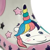 Commande en gros Bottes de pluie Chelsea en caoutchouc pour filles, style Ins, imprimé arc-en-ciel licorne étoile, rose, avec soufflet latéral élastique et boucle de traction unique