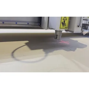 Hing-karbon Fiber ve cam elyaf Prepreg malzeme kesme için 4 eksenli verimlilik CNC bıçak kesme makinesi