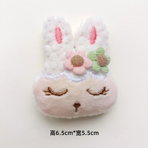 DHF キュートな漫画風ウサギのぬいぐるみブローチ、柔らかいぬいぐるみキーホルダーピン、ぶら下げウサギのペンダント、高品質のぬいぐるみおもちゃ、販促品 - Product Image 4