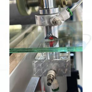 Machine de découpe de <span class=keywords><strong>verre</strong></span> laminé semi-automatique pour <span class=keywords><strong>la</strong></span> découpe et le traitement de films PVB EVA à <span class=keywords><strong>prix</strong></span> abordable - Product Image 3