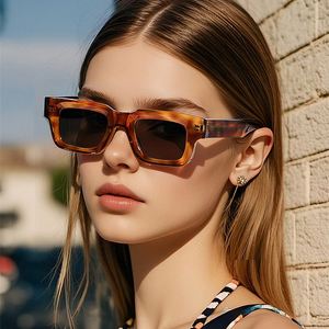 Lunettes de soleil polarisées carrées TR90 UV400, monture large, style rétro, pour hommes et femmes, avec logo personnalisé, collection 2025 - Product Image 1