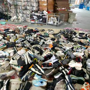 Venta al por mayor de zapatillas deportivas de segunda mano los hombres de Marca mixta de un grado Premium Original usado zapatos - Product Image 6