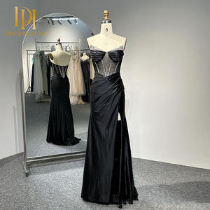 ชุดราตรีทรงเอไลน์ผ้าซาตินสีดำ ปี 2024 ประดับด้วยลูกปัดและคริสตัลวิบวับ แขนกุด เปิดหลัง ตกแต่งด้วยลูกไม้ สั้นแบบธรรมชาติ เหมาะสำหรับงานพรอม - Product Image 1