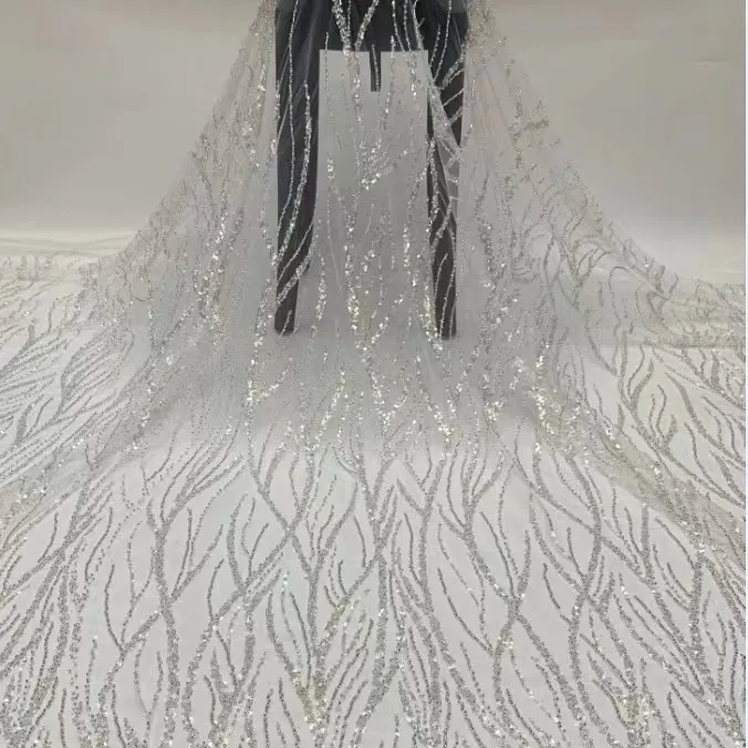 Tissu de robe de mariée brodé de paillettes perlées de mariée de luxe en tulle français de 125cm de large personnalisé