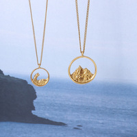 Collier Pendentif Personnalisé Montagne et Mer en Acier Inoxydable Étanche Plaqué Or 18K PVD, Bijou Tendance