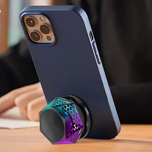 Çok fonksiyonlu şarj edilebilir RGB mini hoparlör manyetik telefon tutucu Bluetooth hoparlör