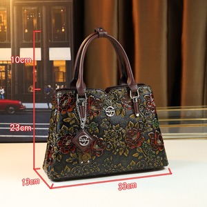 <span class=keywords><strong>Sac</strong></span> seau portable pour femme d'âge moyen gravé à la mode vintage - Product Image 2