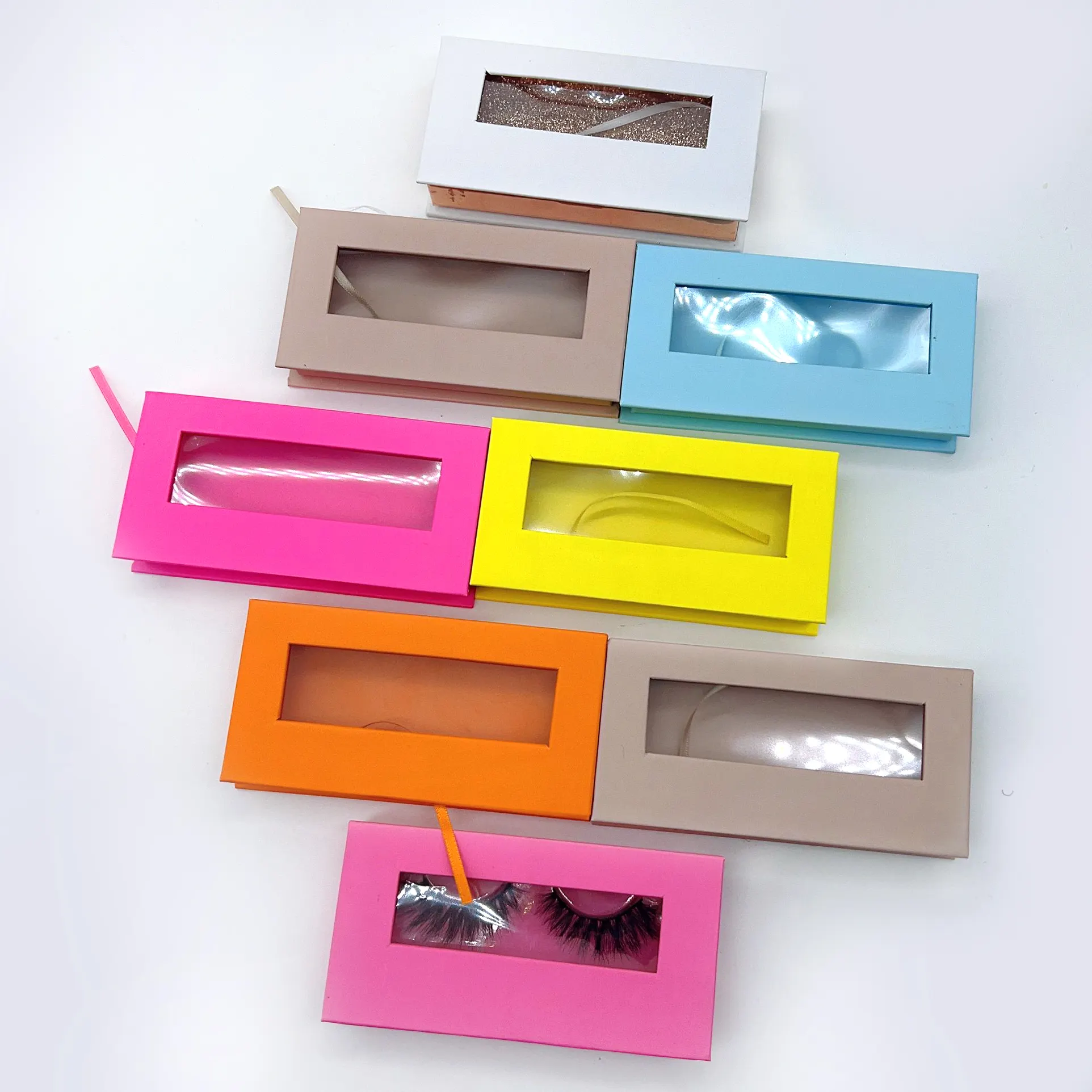 Macaron eyelash box offers free design accommodate fluffy eyelashes a variety of colour eyelash box with diamonds or feathers