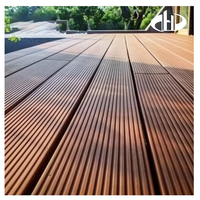Plancher et terrasse en WPC modernes, antidérapants, imperméables, terrasse composite d'extérieur pour entrepôt et jardin