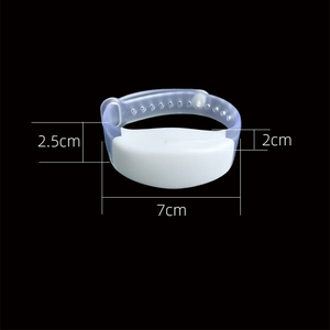 Bracelet lumineux LED coloré, réglable, motif personnalisé pour concerts, festivals, fêtes et événements. - Product Image 2