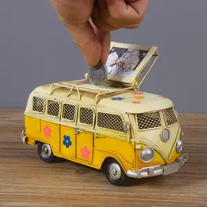 Tirelire en étain créatif pour enfants, boîte de pièces de monnaie, en métal, forme de bus britannique, cadeau fait à la main, vente en gros