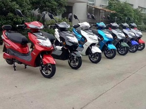 Venta al por mayor 1200-1500W de moda <span class=keywords><strong>2</strong></span> ruedas Scooter eléctrico adulto motocicleta eléctrica - Product Image 6