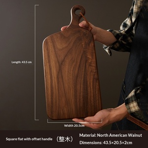 Tagliere in Legno di Noce Nero Nordamericano Premium, Vassoio da Servizio Artigianale con Manico Ergonomico, Qualità Professionale per Salumi e Formaggi - Product Image 6