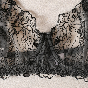 Vente en gros Ensemble transparent à armatures avec fleurs brodées Ensemble de lingerie sexy, respirant, confortable et en acier pour femmes - Product Image 3