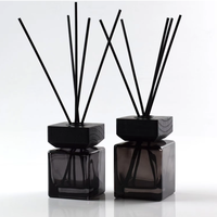 Diffuseur de roseau en verre carré de haute qualité 100ml 200ml ensembles aromathérapie de parfum de maison longue durée avec boîte d'emballage personnalisée