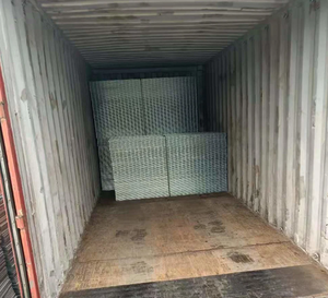 รั้วเหล็กโครงสร้างแบบตาข่ายเชื่อมเหล็กกล้าคาร์บอนต่ำ รูสี่เหลี่ยม ผลิตตามสั่ง ขายส่ง ชุบสังกะสี ขนาดตาข่าย 25 มม./50 มม. ตัดตามขนาดที่ต้องการ - Product Image 5